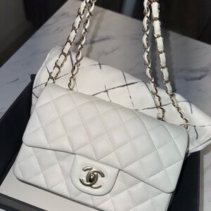 Chanel Ivory Quilted Shoulder Bag